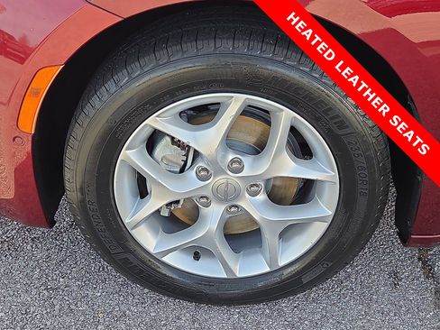 Used 2017 Chrysler Pacifica Touring-L Plus w/ Advanced Safetytec Group image 7