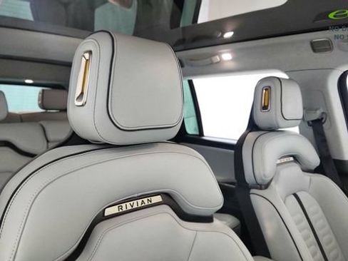 Used 2024 Rivian R1S Adventure AWD/4WD image 18