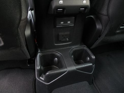 Used 2025 Jeep Wrangler Unlimited Rubicon AWD/4WD image 17