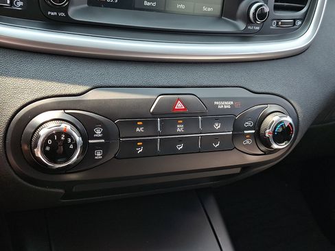 Used 2019 Kia Sorento L FWD image 22
