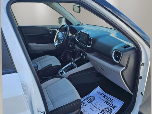 Used 2023 Hyundai Venue SEL image 8
