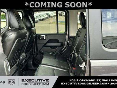 Used 2022 Jeep Wrangler Unlimited Rubicon 4xe AWD/4WD image 24