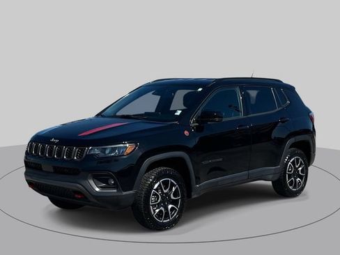 Certified 2024 Jeep Compass Trailhawk w/ Trailhawk Convenience Group AWD/4WD image 10