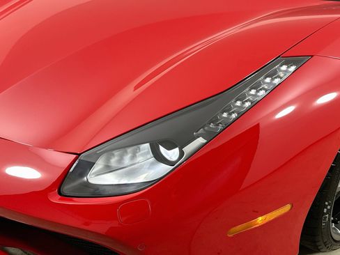 Used 2018 Ferrari 488 Spider RWD image 45