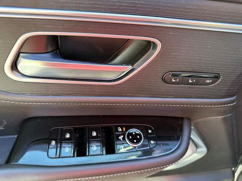 Certified 2025 INFINITI QX80 Sensory image 9