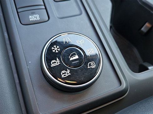 Certified 2024 Nissan Pathfinder S image 24