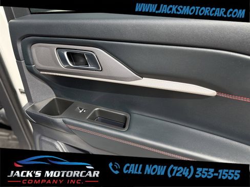 Used 2025 Ford Explorer ST-Line w/ ST-Line Street Pack AWD/4WD image 35