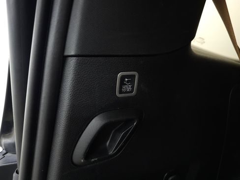Used 2022 Jeep Grand Wagoneer Series III w/ Rear Seat Video Group 1 AWD/4WD image 10