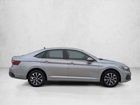 Used 2024 Volkswagen Jetta S image 4