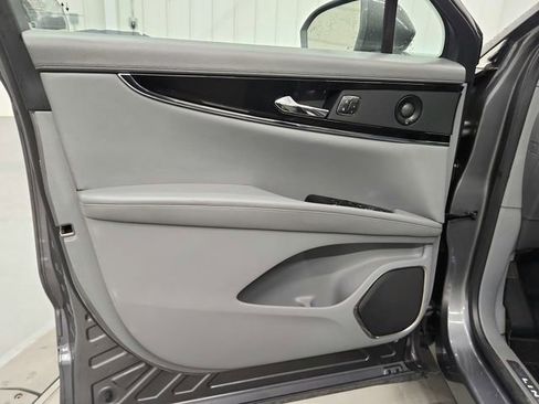 Used 2021 Lincoln Nautilus Reserve image 29