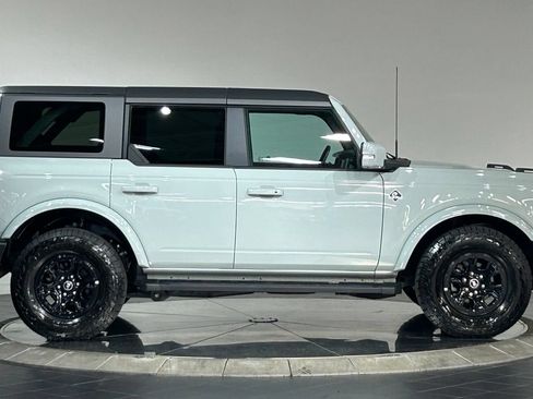 Used 2022 Ford Bronco Outer Banks AWD/4WD image 11