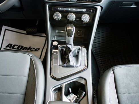 Used 2023 Volkswagen Taos SE image 30