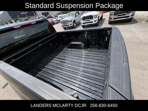 Used 2025 GMC Sierra 1500 SLT AWD/4WD image 9