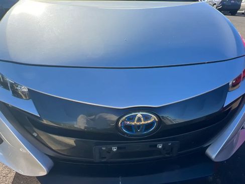 Used 2021 Toyota Prius Prime LE FWD image 12