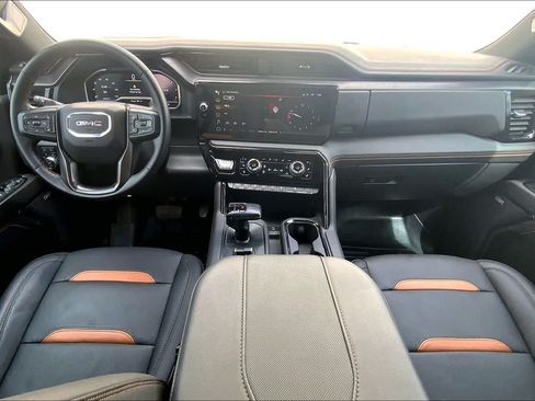 Used 2024 GMC Sierra 1500 AT4 w/ Technology Package AWD/4WD image 10