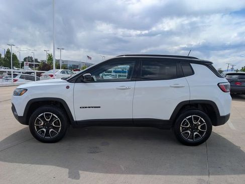 Used 2024 Jeep Compass Trailhawk AWD/4WD image 7