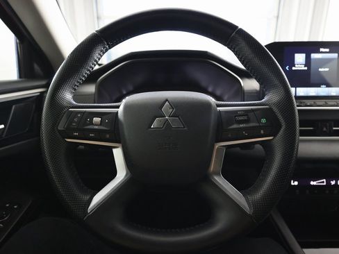 Used 2022 Mitsubishi Outlander SE image 22