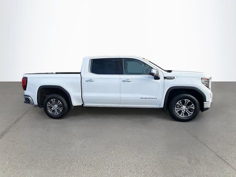 Used 2024 GMC Sierra 1500 SLT image 2