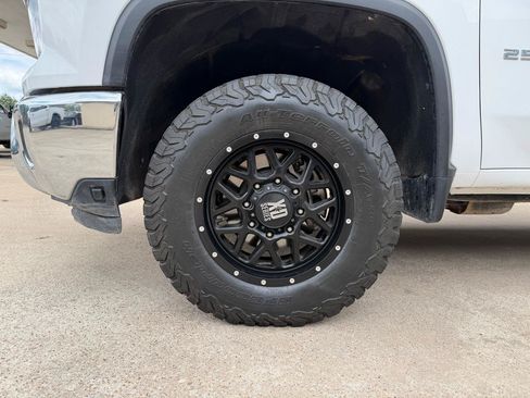 Used 2024 Chevrolet Silverado 2500 W/T w/ WT Convenience Package AWD/4WD image 9