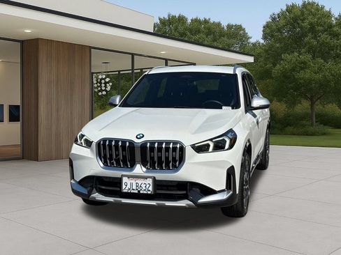 Certified 2023 BMW X1 xDrive28i w/ Convenience Package AWD/4WD image 3
