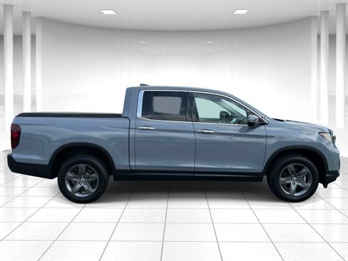 Used 2023 Honda Ridgeline RTL-E image 2