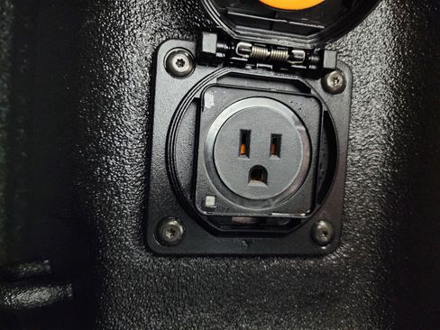 Used 2022 Chevrolet Silverado 2500 High Country w/ Safety Package II image 37