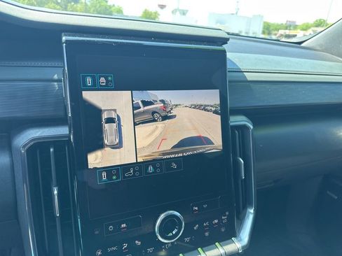 Used 2025 GMC Acadia AT4 AWD/4WD image 19