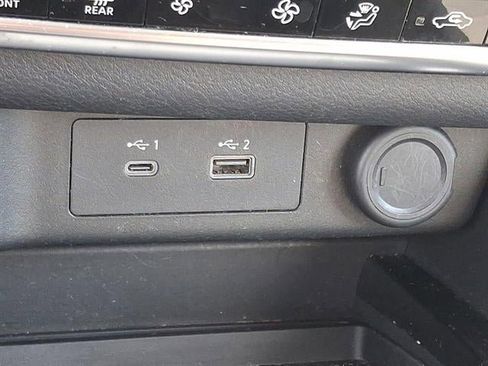 Used 2023 Nissan Rogue SV image 54