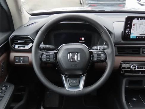 Certified 2025 Honda Pilot Elite image 22