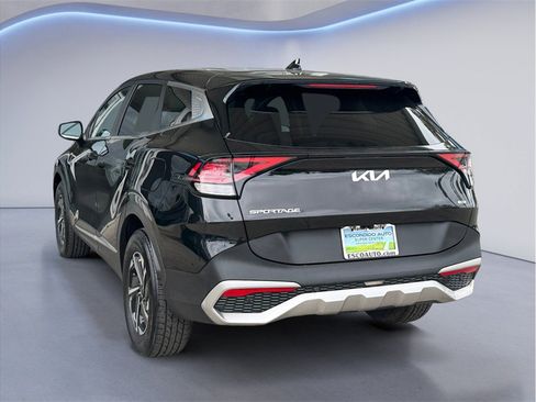 Used 2023 Kia Sportage LX image 4
