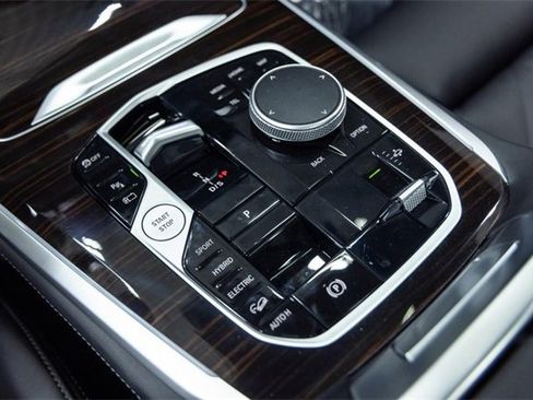 New 2026 BMW X5 xDrive50e image 21