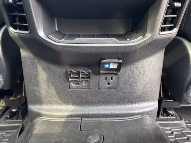 Used 2022 Toyota Tundra Limited AWD/4WD image 39