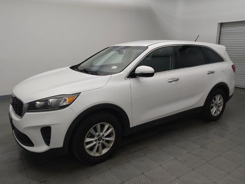 Used 2020 Kia Sorento LX FWD image 2