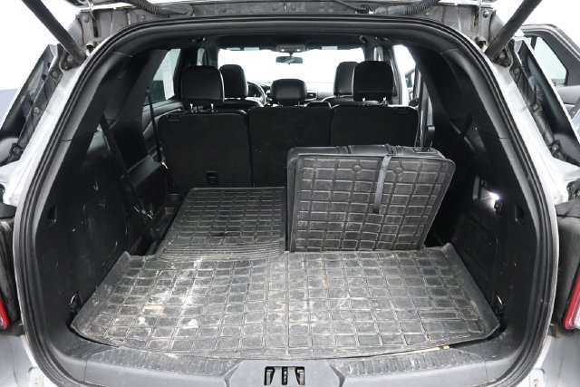 Used 2020 Ford Explorer XLT w/ Equipment Group 202A AWD/4WD image 6