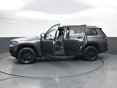 Used 2024 Jeep Grand Cherokee L Laredo image 36