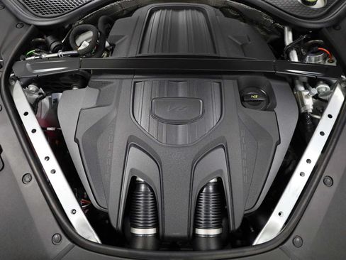 New 2026 Porsche Panamera RWD image 40
