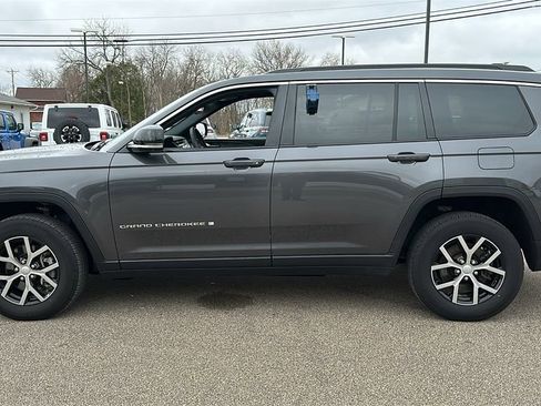 Used 2024 Jeep Grand Cherokee L Limited w/ Luxury Tech Group II AWD/4WD image 4