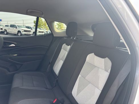 Used 2025 Chevrolet Trax LS image 30