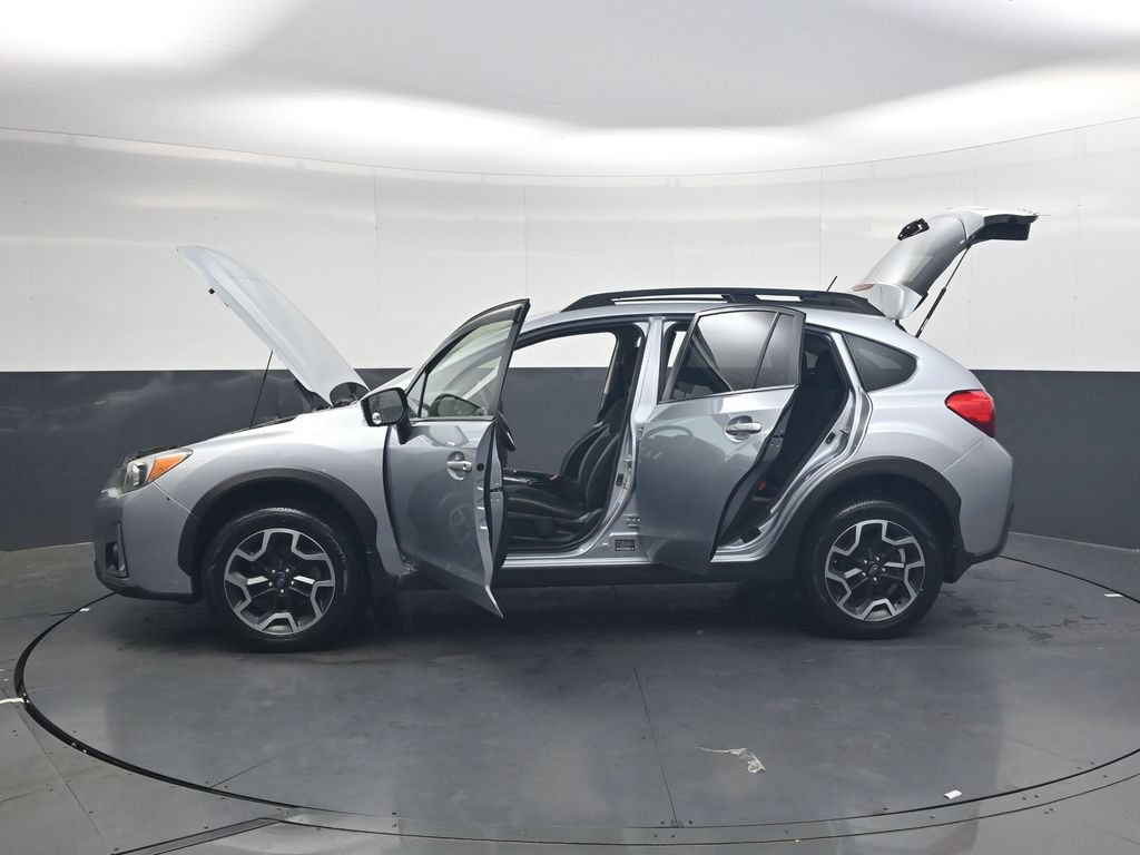 Used 2017 Subaru Crosstrek 2.0i Premium AWD/4WD image 38