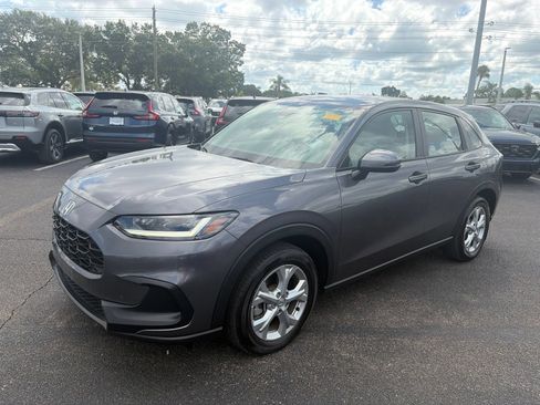 Certified 2025 Honda HR-V LX image 3
