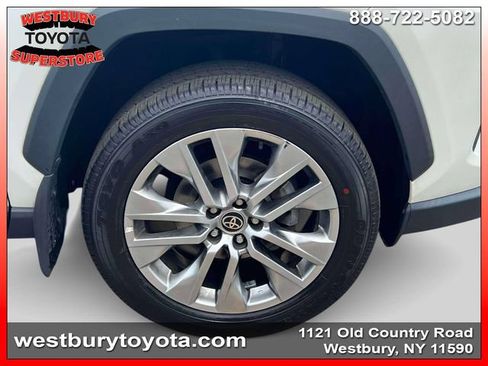Used 2022 Toyota RAV4 XLE Premium AWD/4WD image 14