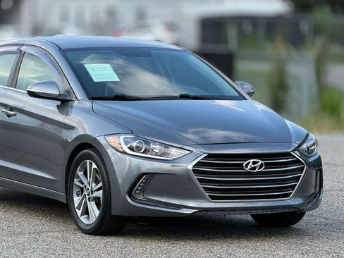 Used 2017 Hyundai Elantra Limited FWD image 15