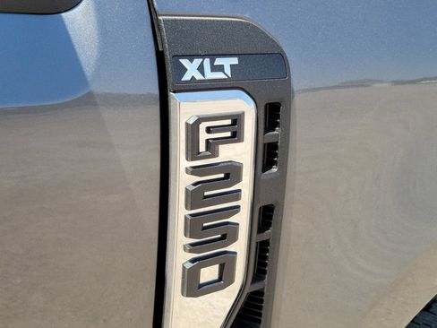 New 2026 Ford F250 XLT w/ FX4 Off-Road Package AWD/4WD image 8