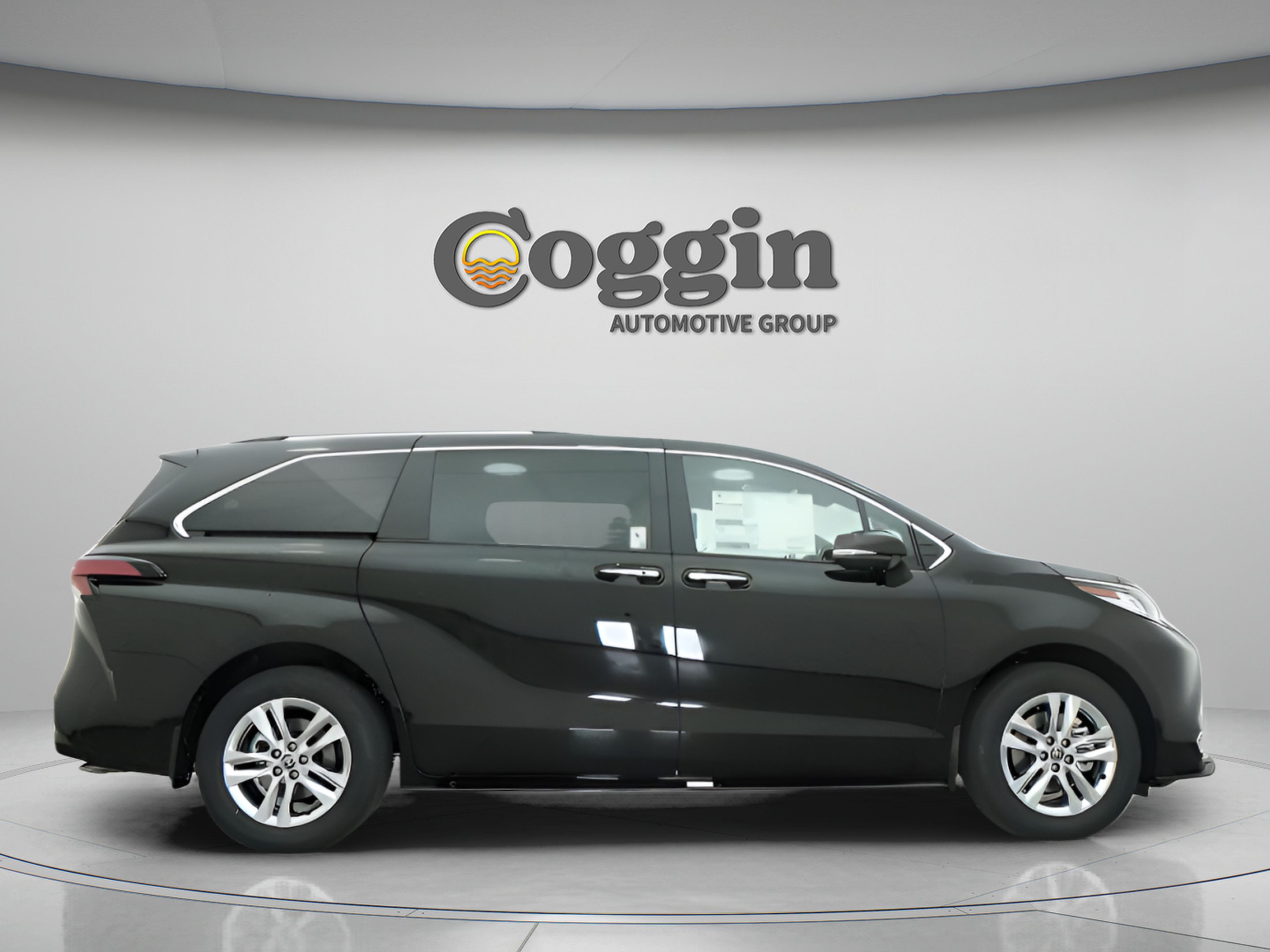 Certified 2026 Toyota Sienna Limited FWD image 22