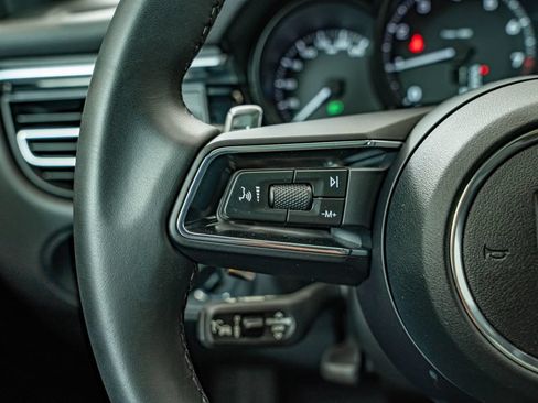 Certified 2026 Porsche Macan AWD/4WD image 25