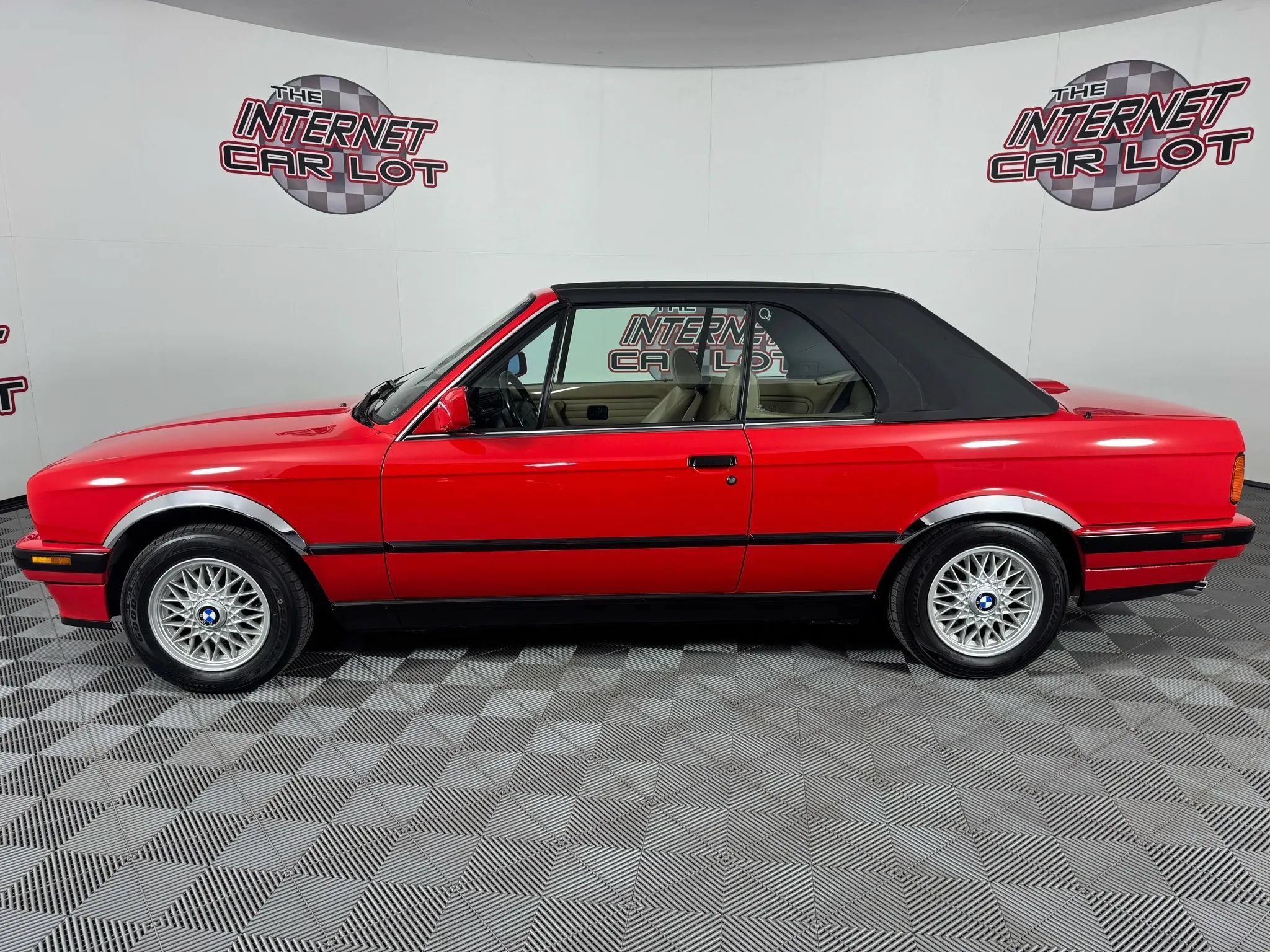 Used 1991 BMW 325i Convertible RWD image 5