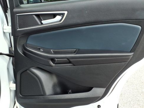 Used 2023 Ford Edge SEL w/ Sport Appearance Package AWD/4WD image 9