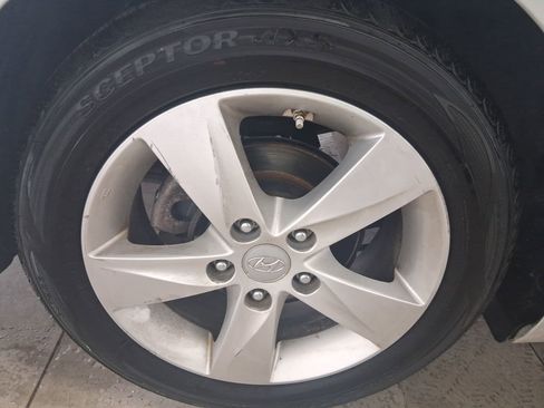 Used 2011 Hyundai Elantra GLS w/ Preferred Equipment Pkg 3 FWD image 12