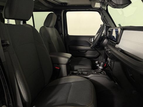 Certified 2025 Jeep Wrangler Unlimited Sahara AWD/4WD image 31