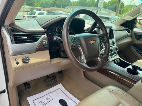 Used 2015 Chevrolet Suburban LT RWD image 15